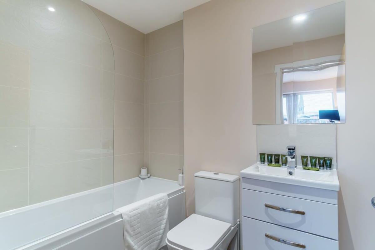 Fantastic 1 Bed Flat Manchester - Sleeps 3 エクステリア 写真