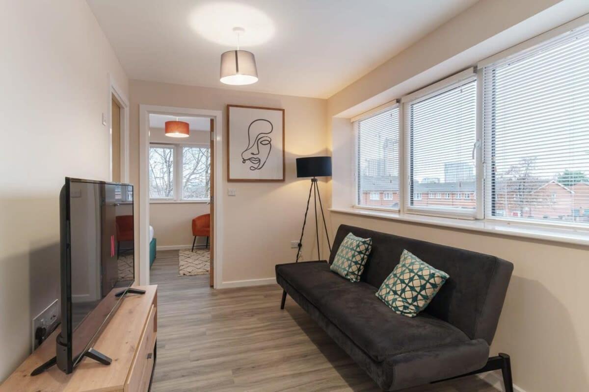 Fantastic 1 Bed Flat Manchester - Sleeps 3 エクステリア 写真