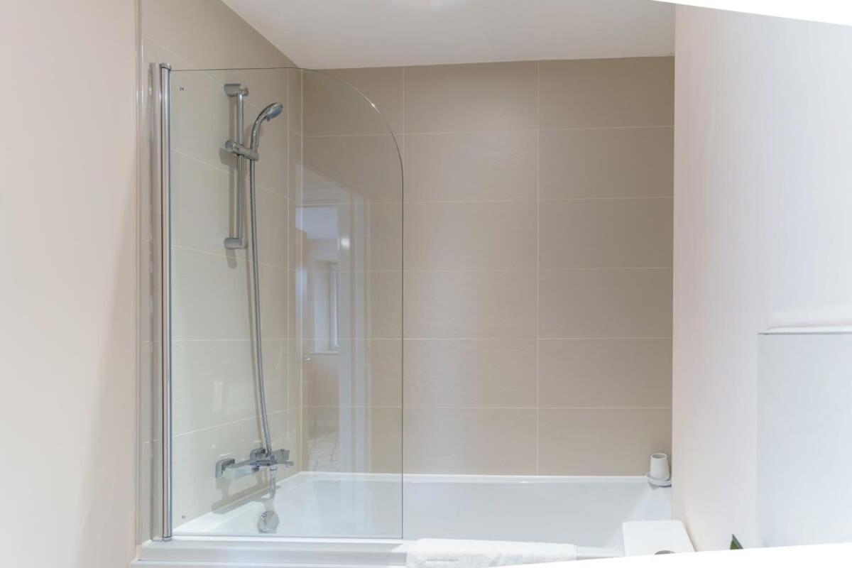 Fantastic 1 Bed Flat Manchester - Sleeps 3 エクステリア 写真