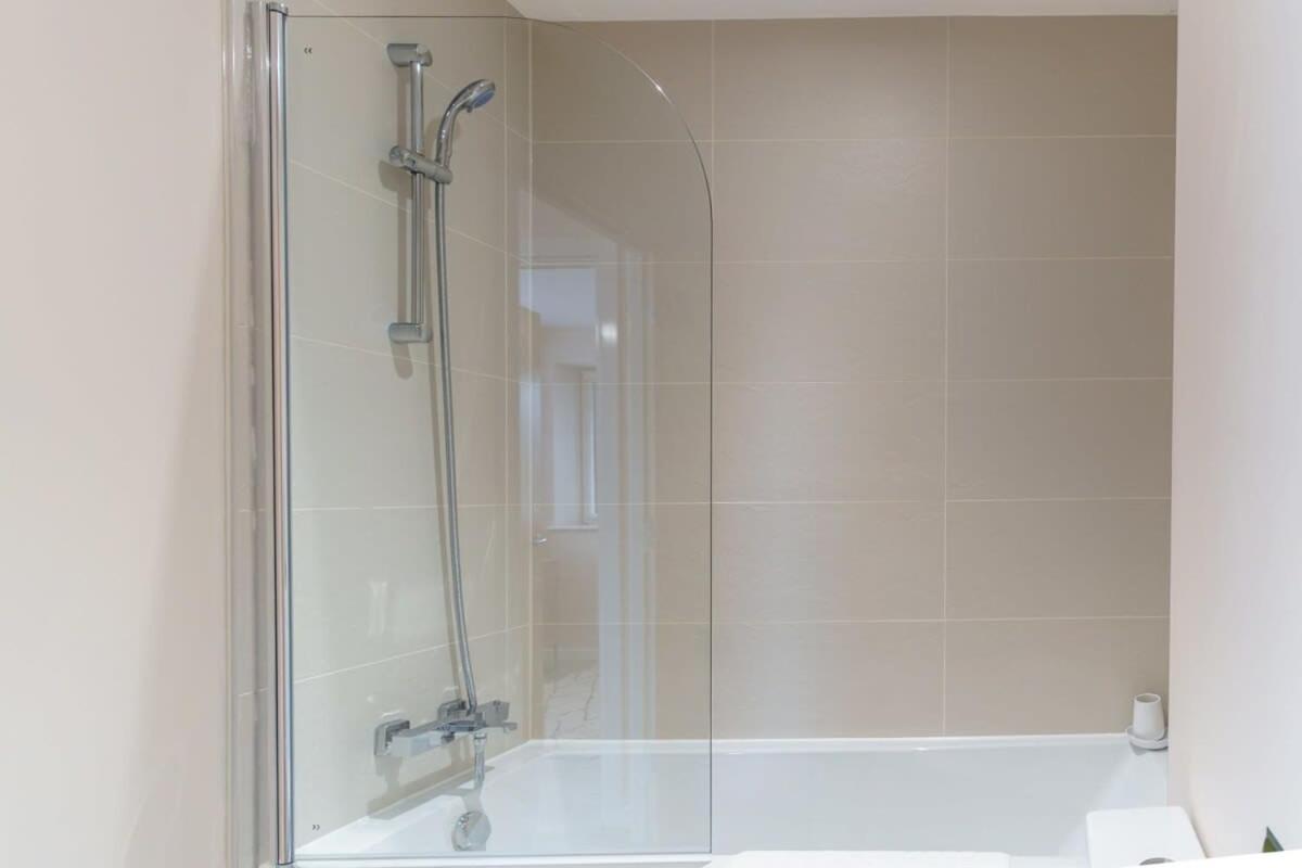 Fantastic 1 Bed Flat Manchester - Sleeps 3 エクステリア 写真