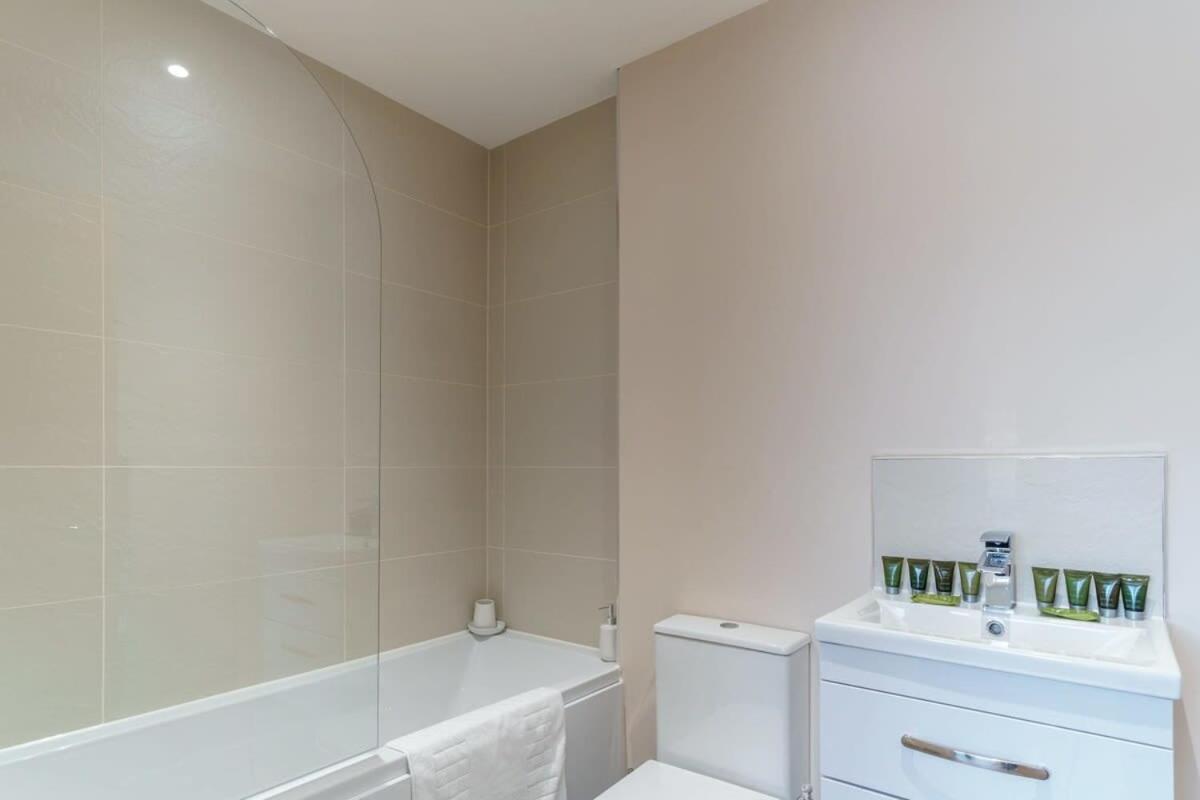 Fantastic 1 Bed Flat Manchester - Sleeps 3 エクステリア 写真